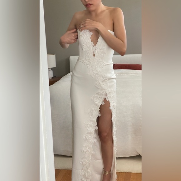 Sau Lee white bridal strapless dress (Florence Floral-Appliquéd Column Gown) - Picture 15 of 15